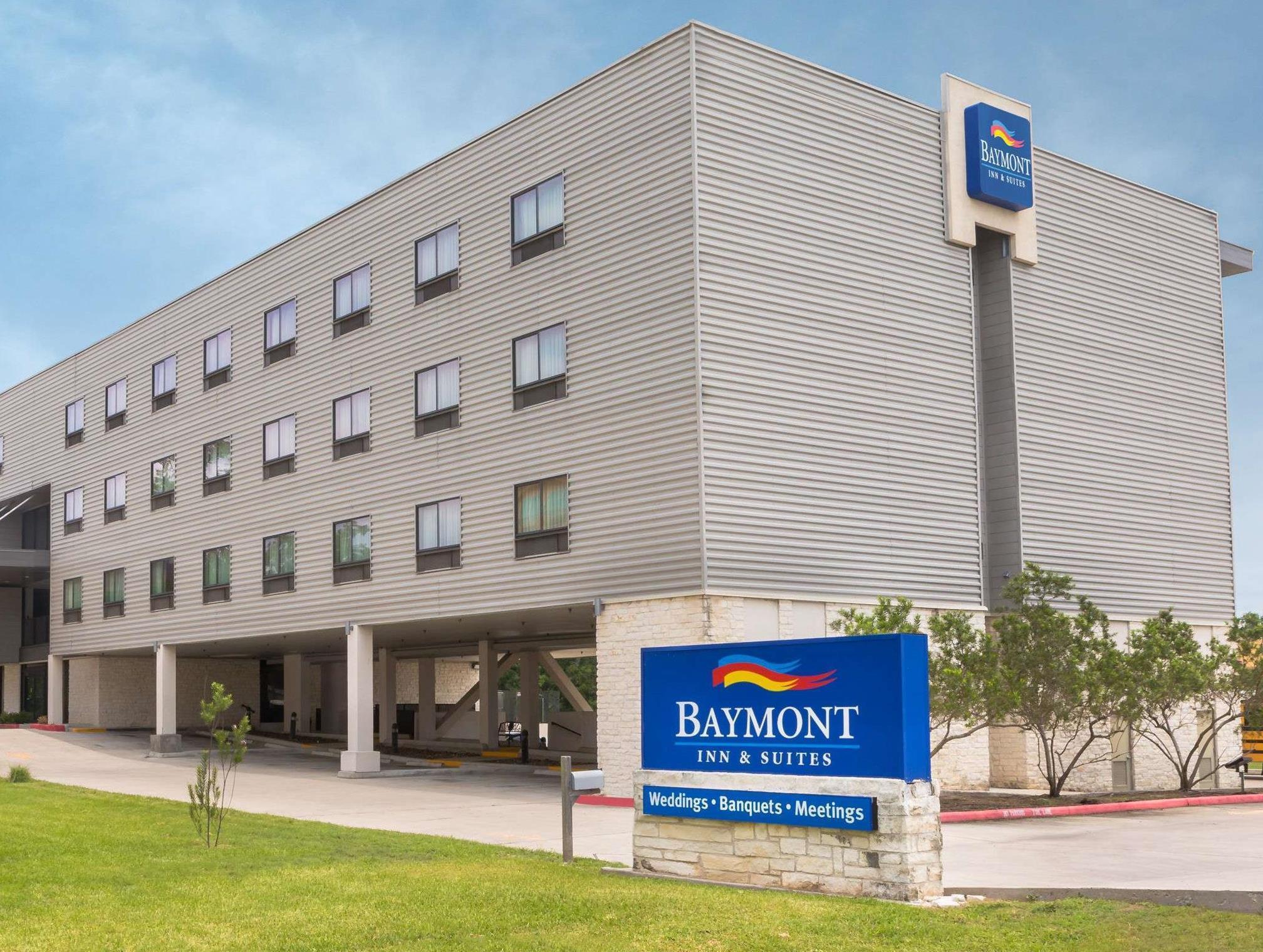 Baymont By Wyndham Columbus Hotel Exterior photo