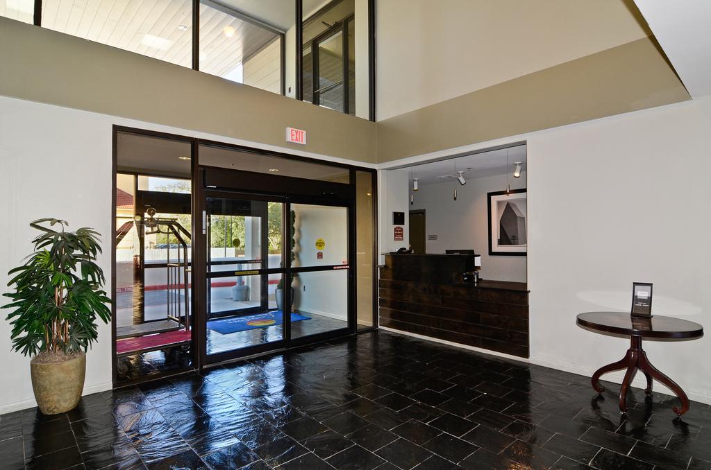 Baymont By Wyndham Columbus Hotel Exterior photo